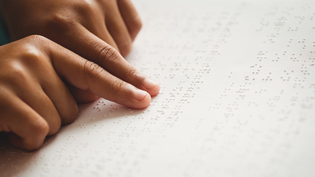 Perlu Tahu, Ini Peran Huruf Braille dalam Membantu Tuna Netra