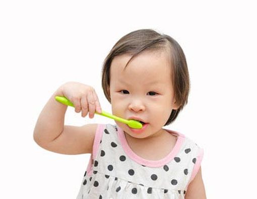 Cara Menjaga Kesehatan Gigi Bayi