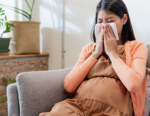 Tenggorokan Sering Berlendir Saat Hamil, Apa Sebabnya?