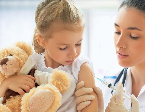 Jika Si Kecil Alergi, Amankah Divaksin?