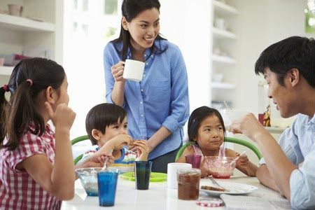 Pentingnya Makan Bersama Keluarga bagi Anak