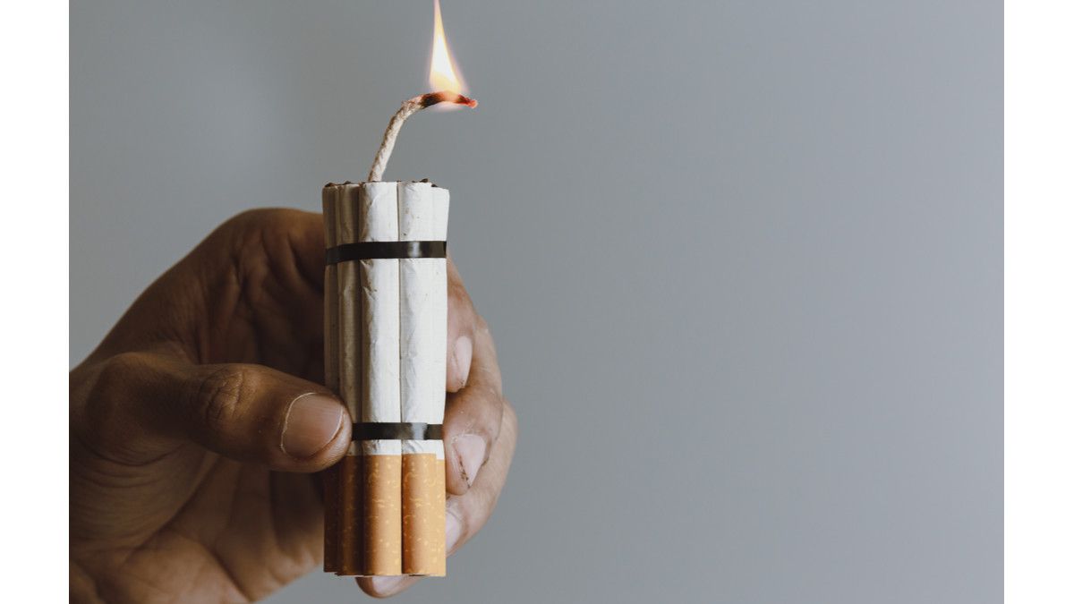 Awas! Jadi Social Smoker Sama Berbahayanya dengan Perokok Aktif