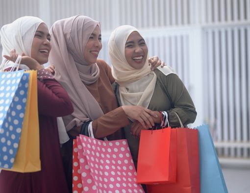 Kamu Hobi Borong Baju dan Kue Lebaran? Ini Kata Psikolog!