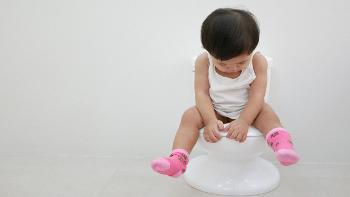 Pahami Bun, Ini Penyebab Anak Tidak BAB Seharian