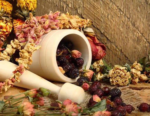 Mana Lebih Berkhasiat, Obat Rematik Herbal atau Non Herbal?