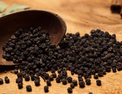 Manfaat Mengagumkan Lada Hitam untuk Kulit dan Rambut