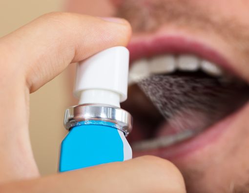 Pihak Medis Tiongkok Pakai Spray Antivirus, Ampuh Tangkal Coronavirus?