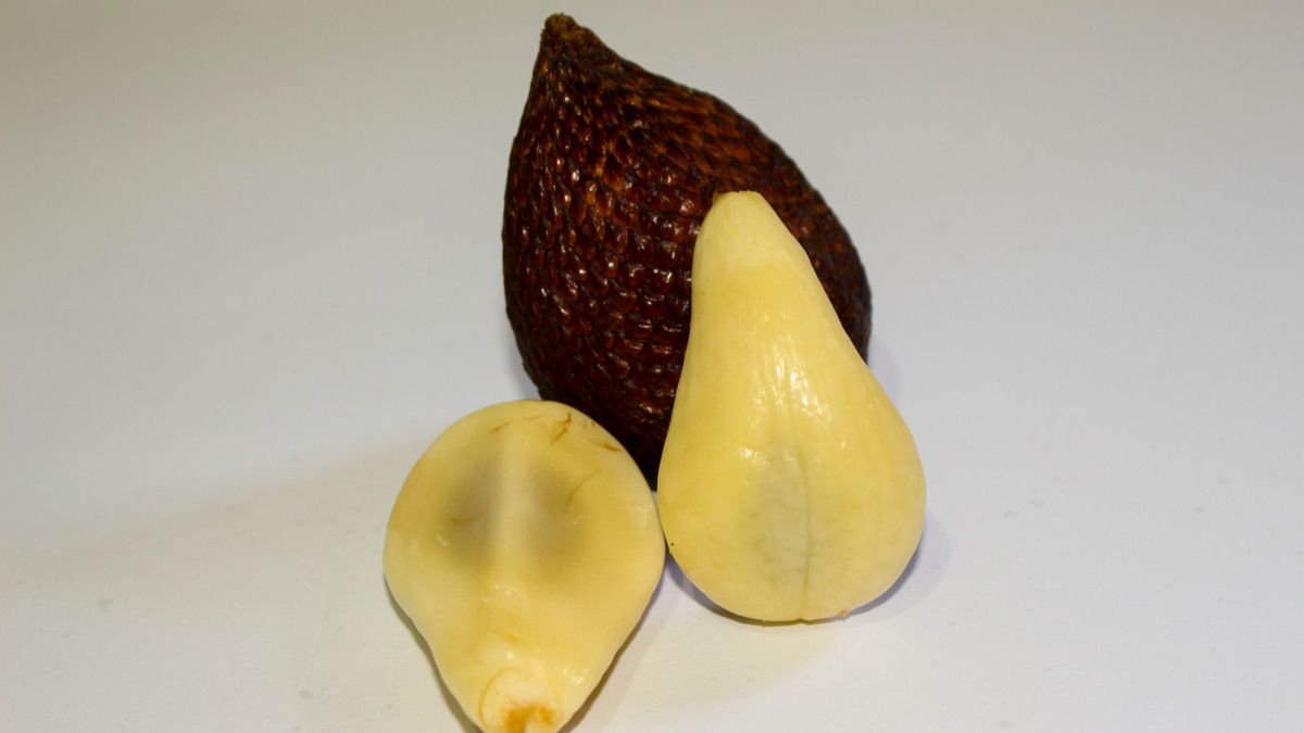 Fakta di Balik Mitos Salak Sebabkan Gangguan Pencernaan