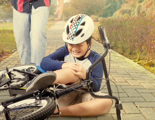 8 Obat Alami untuk Atasi Luka Jatuh pada Anak 