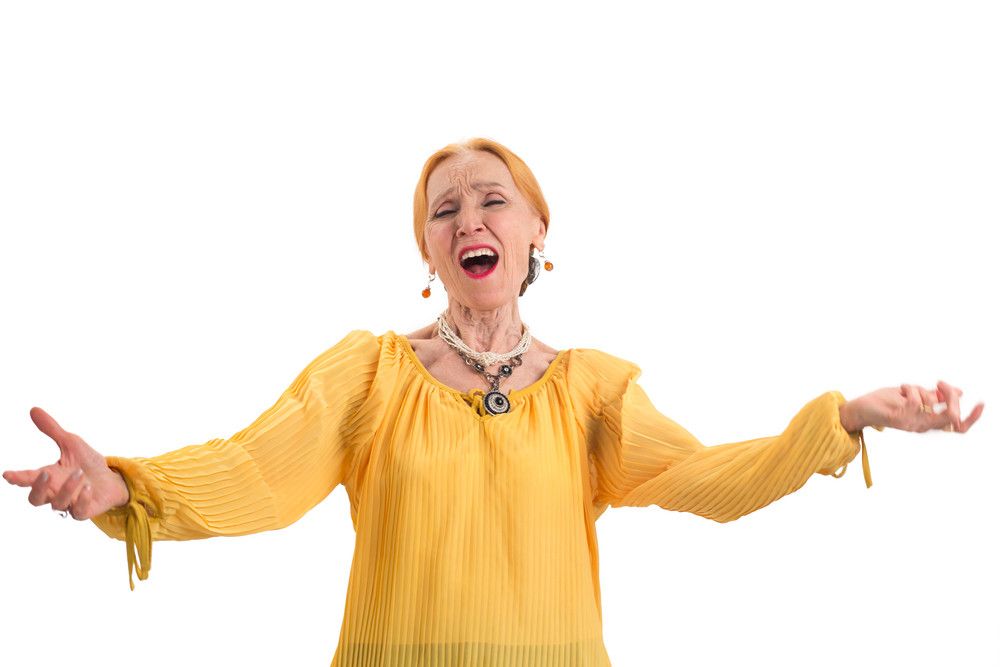 Bernyanyi Bisa Merangsang Otak Penderita Alzheimer