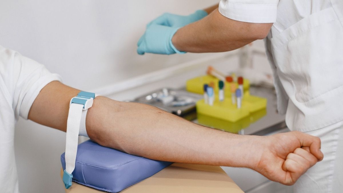 Mengenal Prosedur Flebotomi untuk Pengambilan Darah - KlikDokter