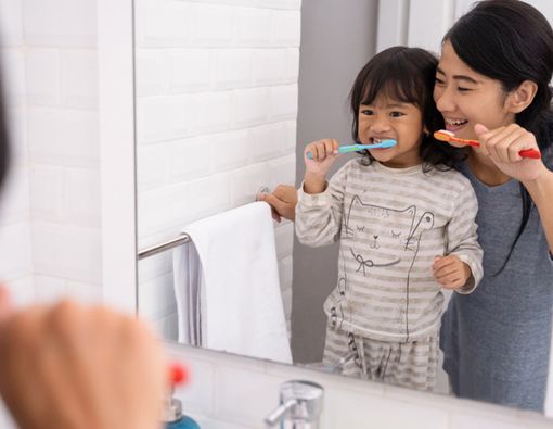 Waktu yang Tepat Mengajarkan Anak Sikat Gigi Sendiri