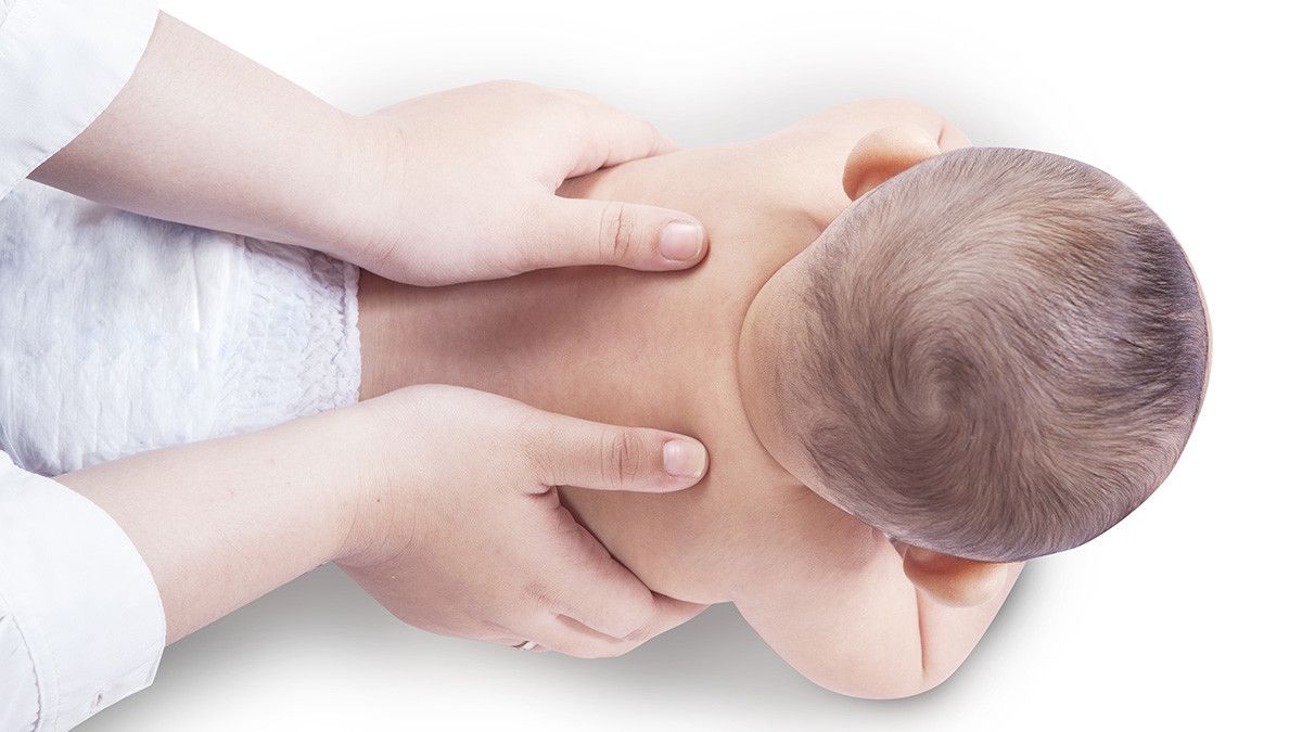 Terapi Pijat Pada Bayi, Kapan Sebaiknya Mulai Dilakukan?