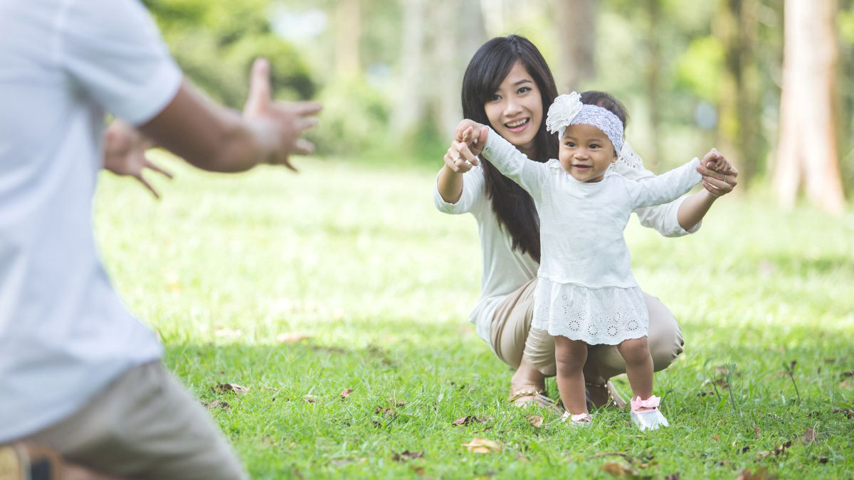 Tumbuh Kembang Bayi 15 Bulan