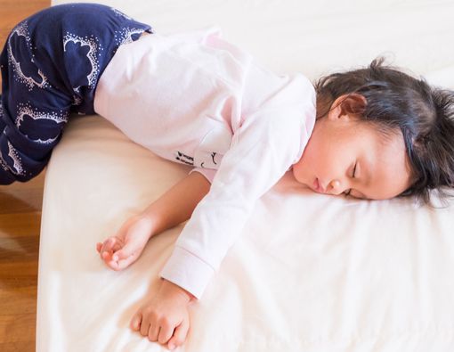 Wajar atau Tidak Balita Sering Berpindah Posisi Saat Tidur?