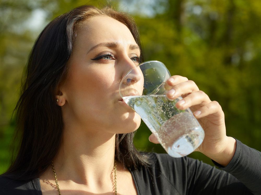 Mengungkap Kemampuan Sparkling Water untuk Atasi Dehidrasi