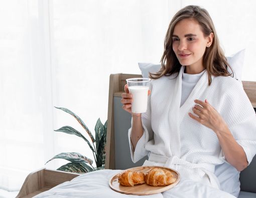 Lebih Sehat Mana, Sarapan atau Mandi setelah Bangun Tidur?