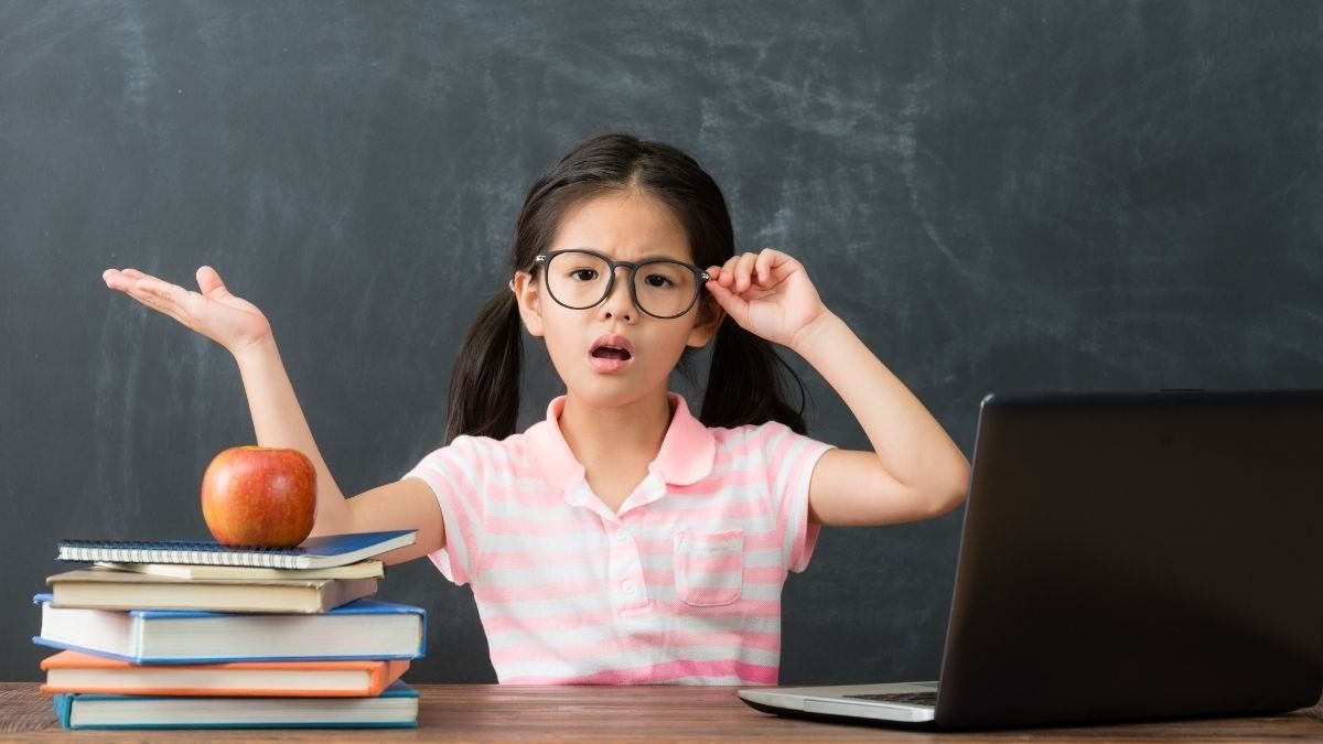 Benarkah Sekolah Online Bantu Anak Pemalu Lebih Percaya Diri?