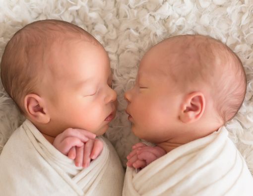 7 Cara Sukses Melahirkan Bayi Kembar dengan Normal