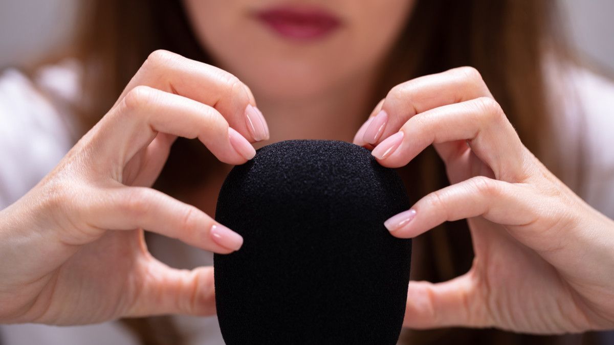 Ini Alasan Mengapa Anda Bisa Terangsang saat Dengar Rekaman ASMR