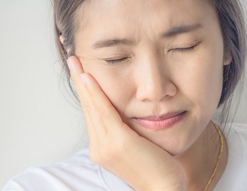 Cara Mengatasi Gusi Bengkak Akibat Gigi Berlubang