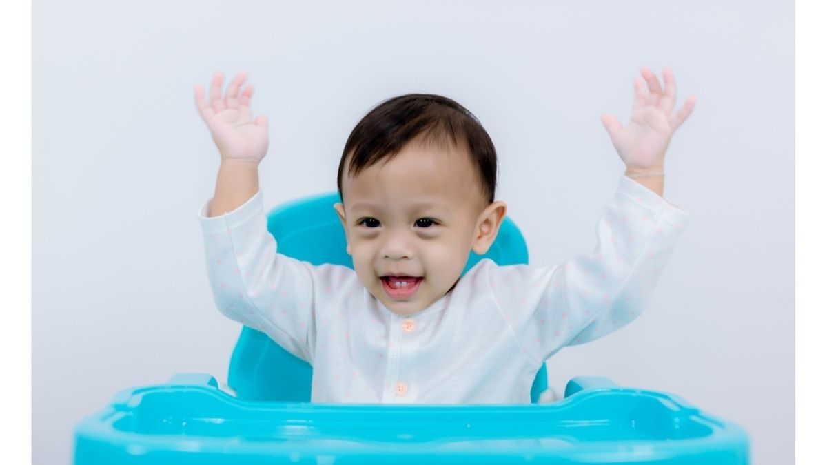 Tanda si Kecil Tak Perlu Lagi Duduk Di High Chair