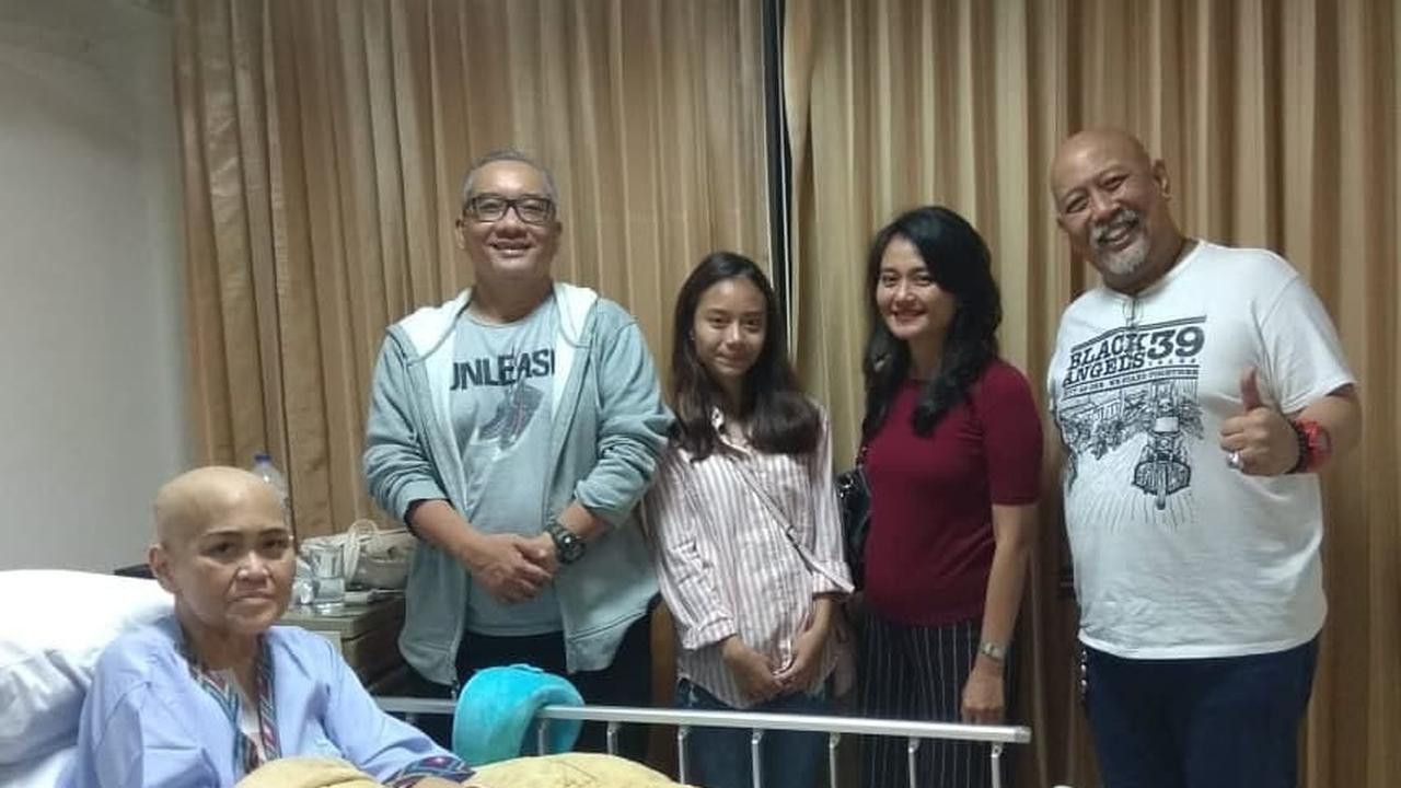 Istri Indro Warkop Meninggal Akibat Kanker Paru